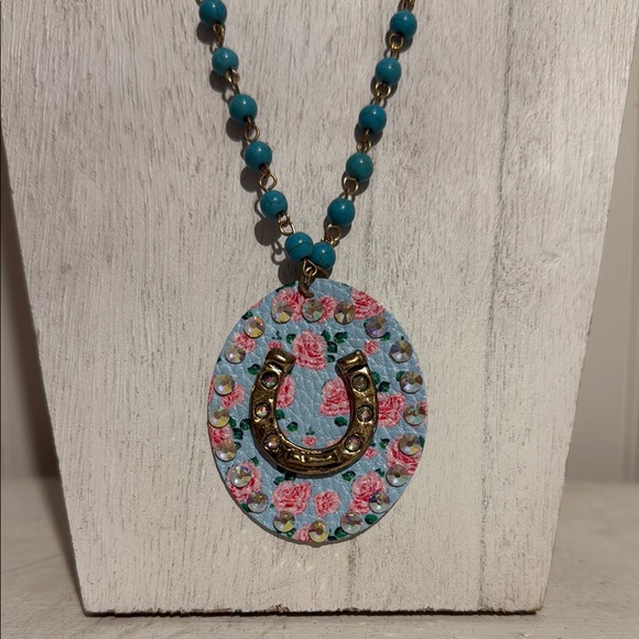 Faux Leather Floral Horseshoe Pendant Necklace and Earrings Set - Picture 3 of 9